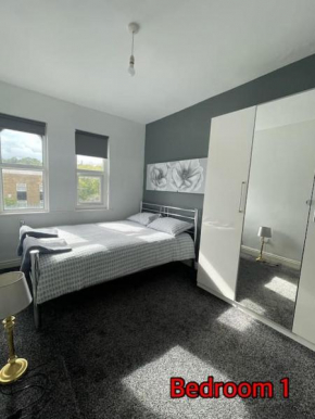 Cheerful 2 bedroom mid terrace house in BD2